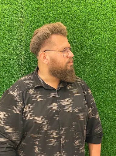 Men's haircut, side profile